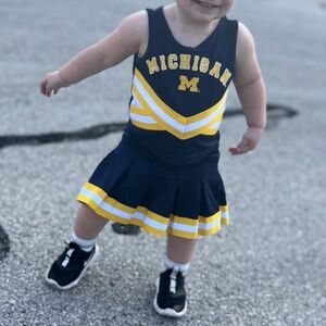 2T Michigan Wolverines Cheerleader Top/Skirt